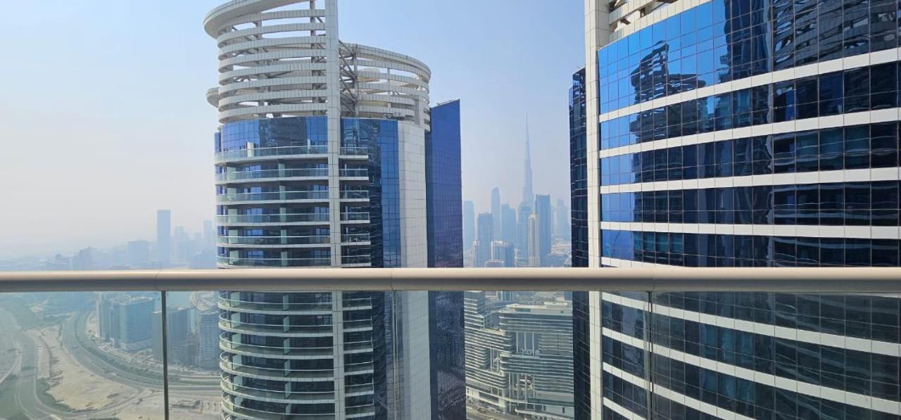 Paramount Towers - Elegant دبي