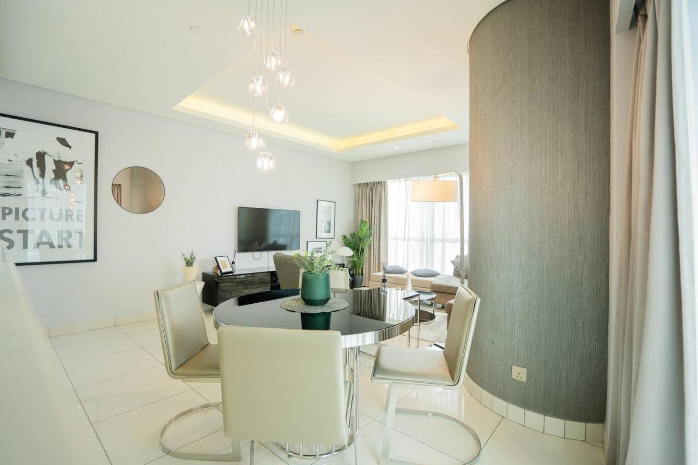 Paramount Towers - Elegant دبي