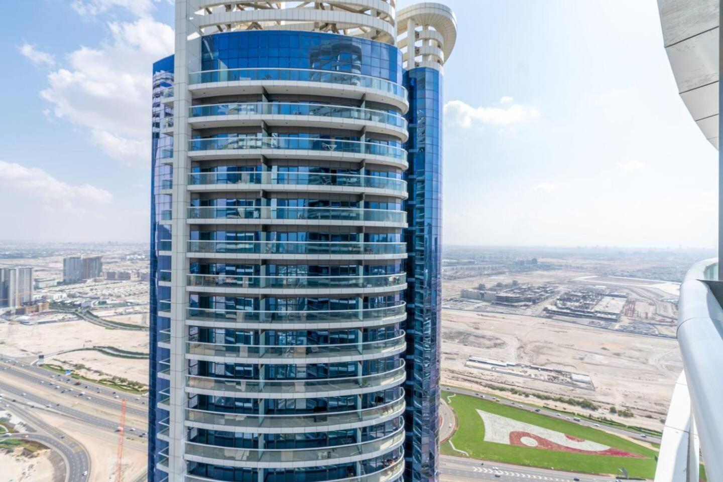 Paramount Towers - Elegant دبي